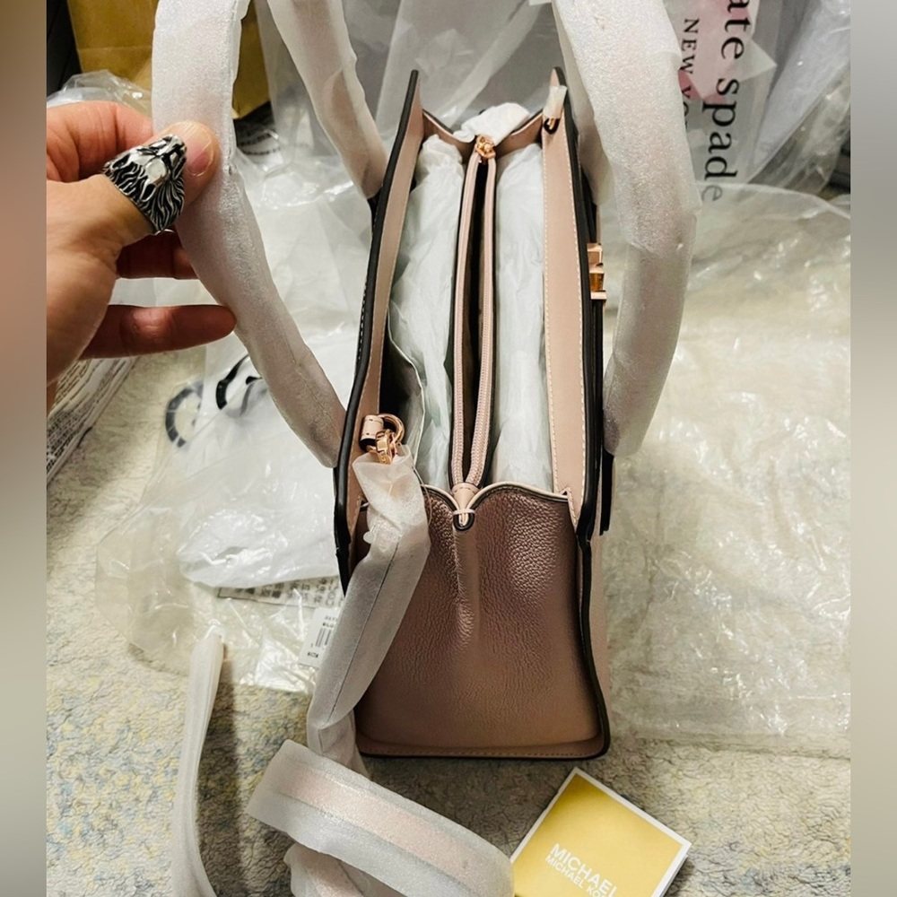 NWT Michael Kors Montgomery Large Pebbled Leather Satchel In Blossom Color - Picture 8 of 12